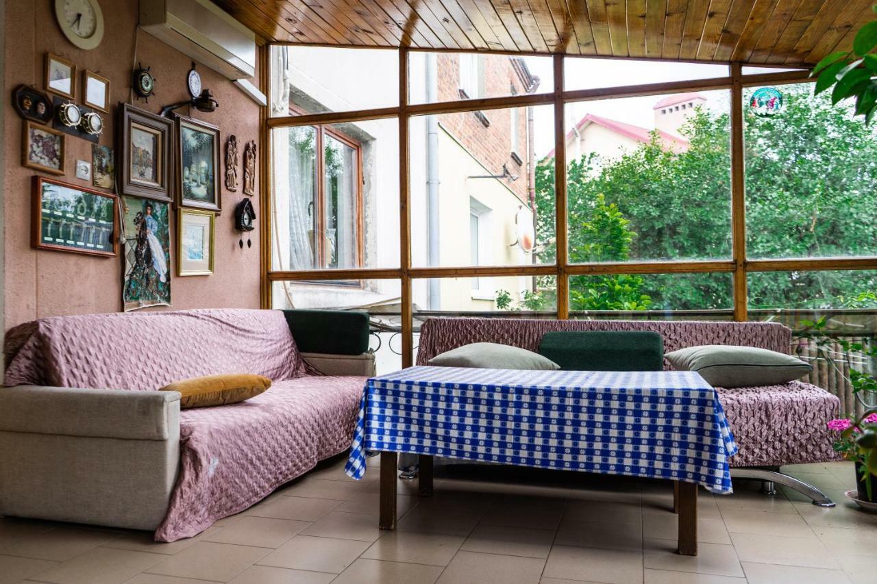 Hostel Villa Roma Lviv Exterior photo
