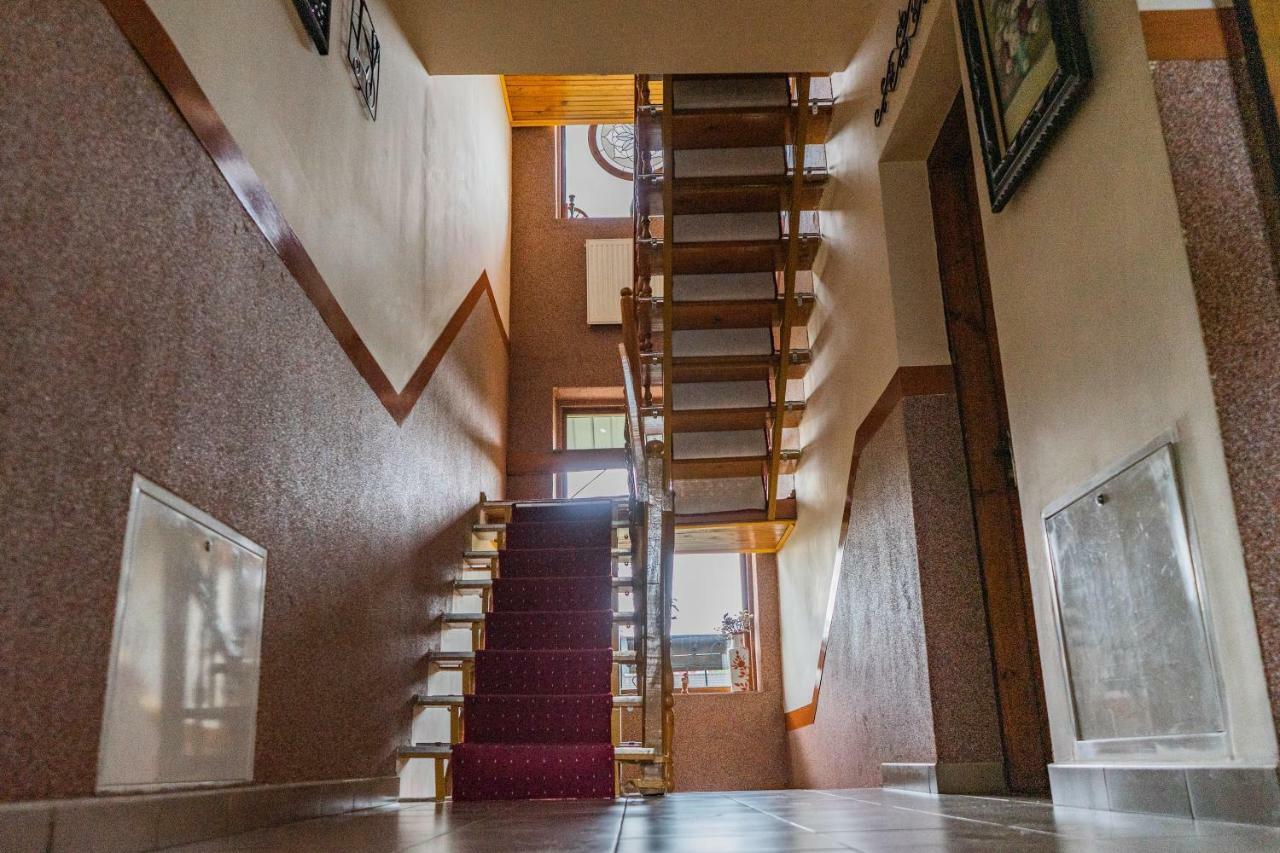 Hostel Villa Roma Lviv Exterior photo