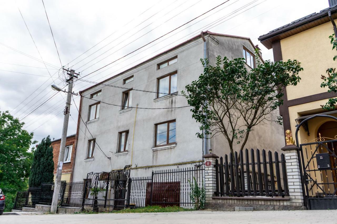 Hostel Villa Roma Lviv Exterior photo